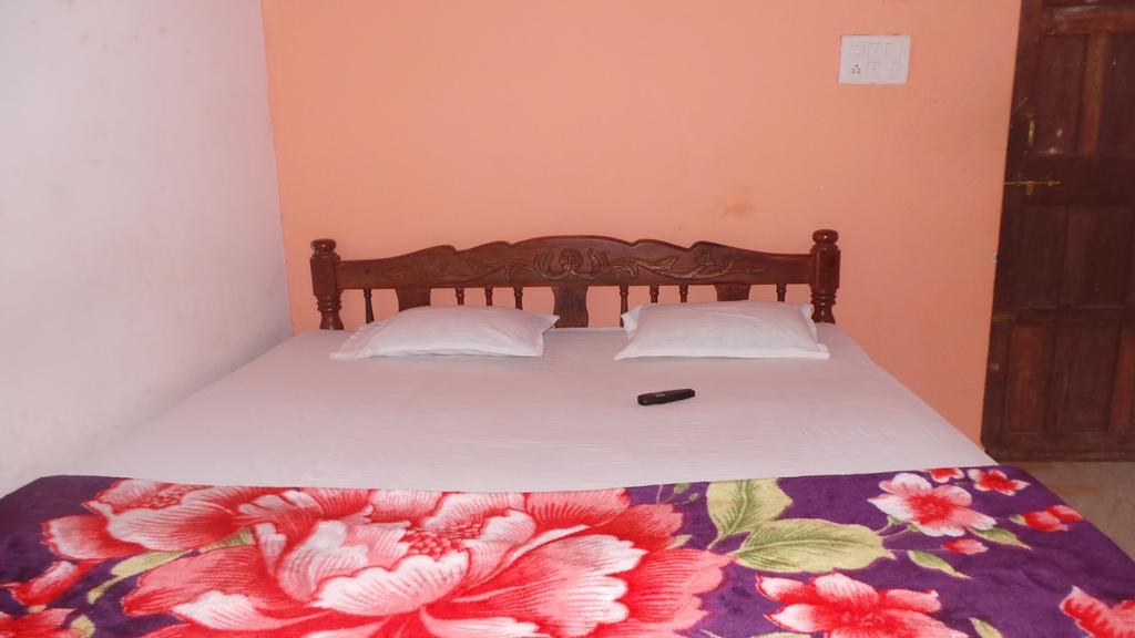 J.S Holiday Guest House Calangute Eksteriør bilde